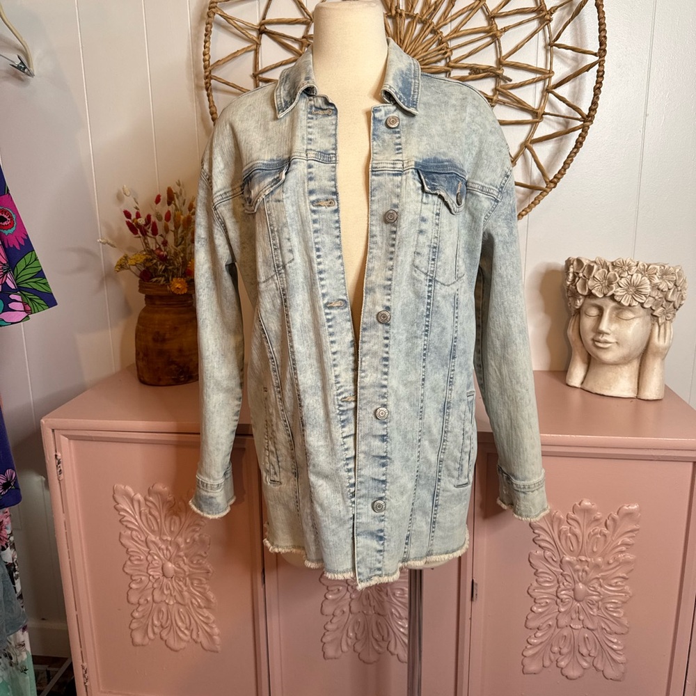 Women’s Maurice’s Light Blue Denim Jacket size‎ Large
